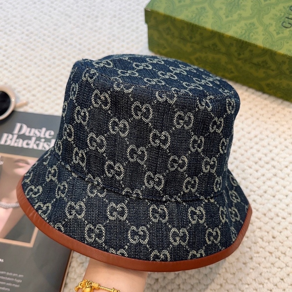 💙🖤Gucci GG Monogram Denim Bucket Hat with Leather Trim